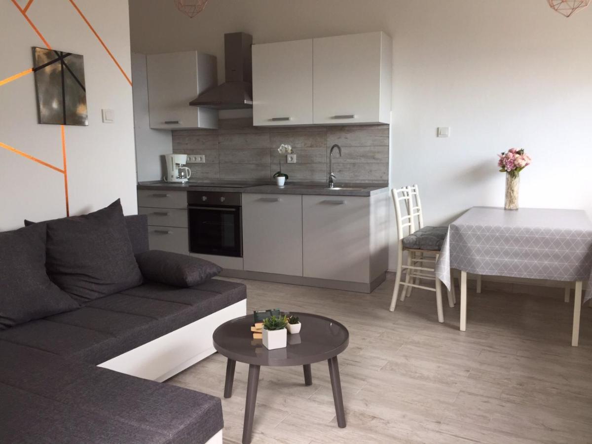 Apartments Novum โนวีวีโนดอลสกี ภายนอก รูปภาพ