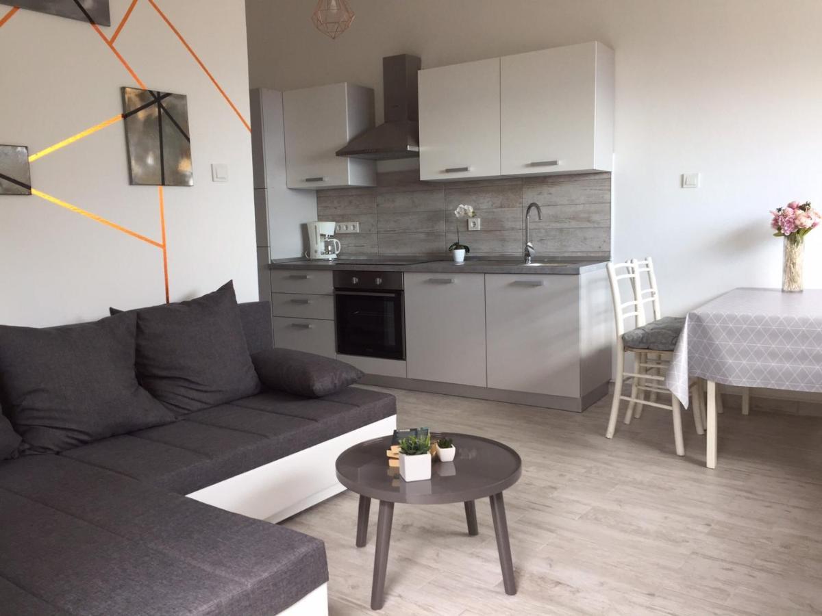 Apartments Novum โนวีวีโนดอลสกี ภายนอก รูปภาพ